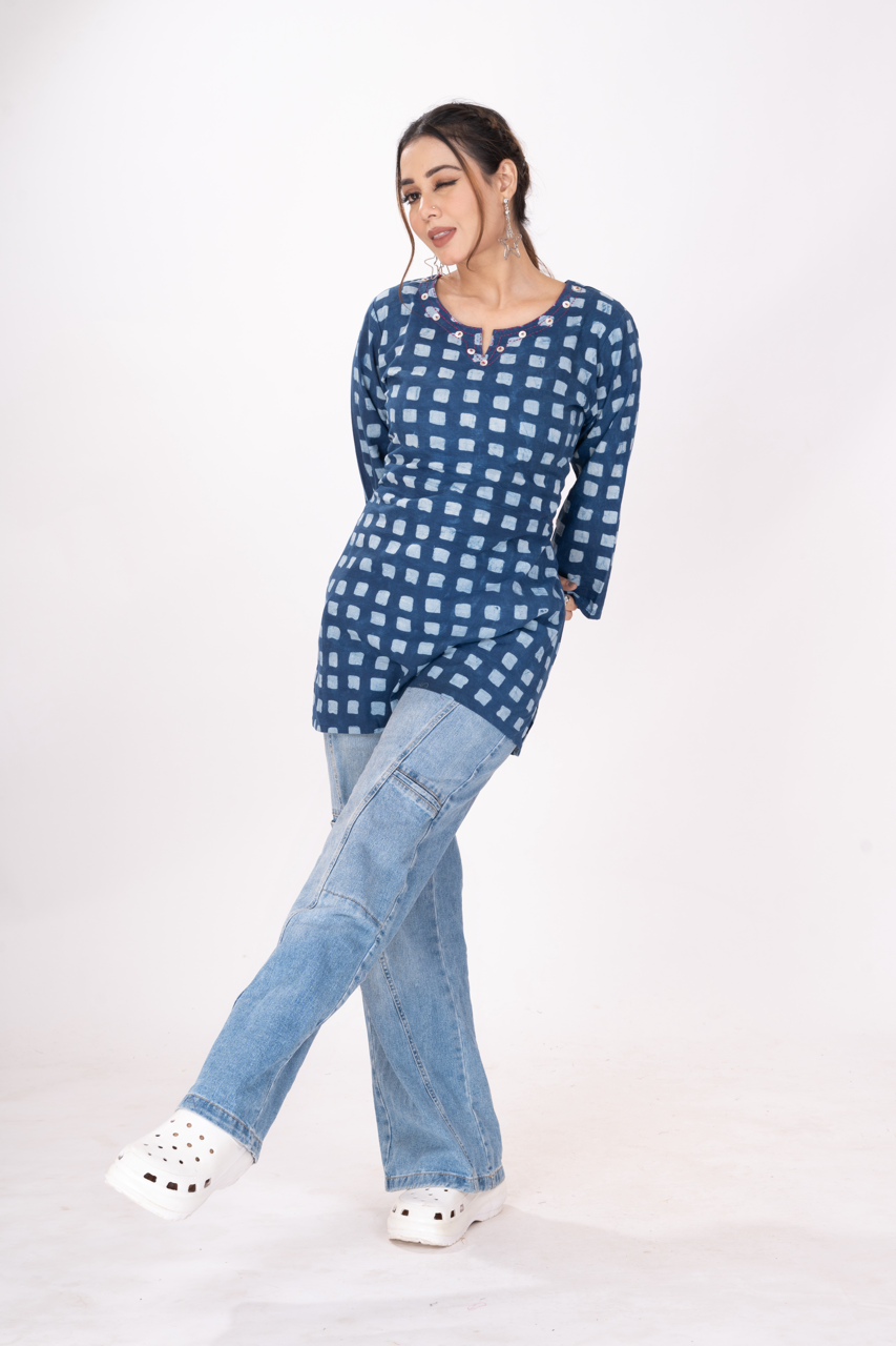 INDIGOFILE WHITESQUARED SHORT TOP KURTI