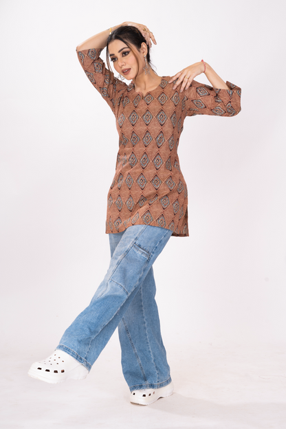 GAMTHI MAROON PRINTED SHORTTOP